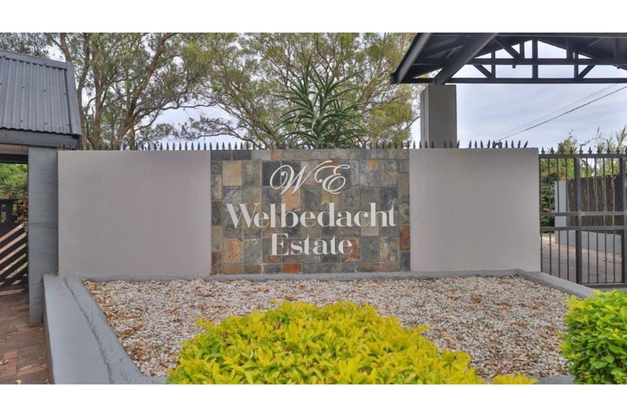 6 Bedroom Property for Sale in Lovemore Park Eastern Cape